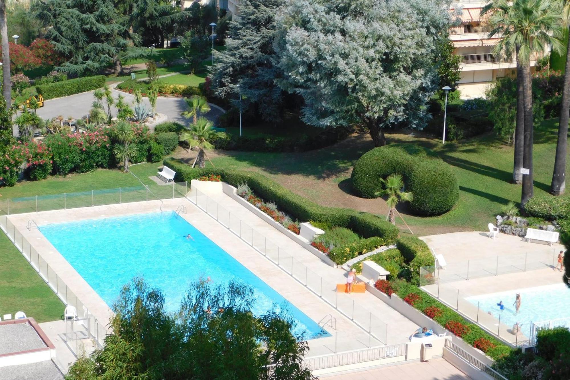 Апартаменти Charming T2 Eden Park With Swimming Pool Private Parking Жюан-ле-Пен Екстер'єр фото